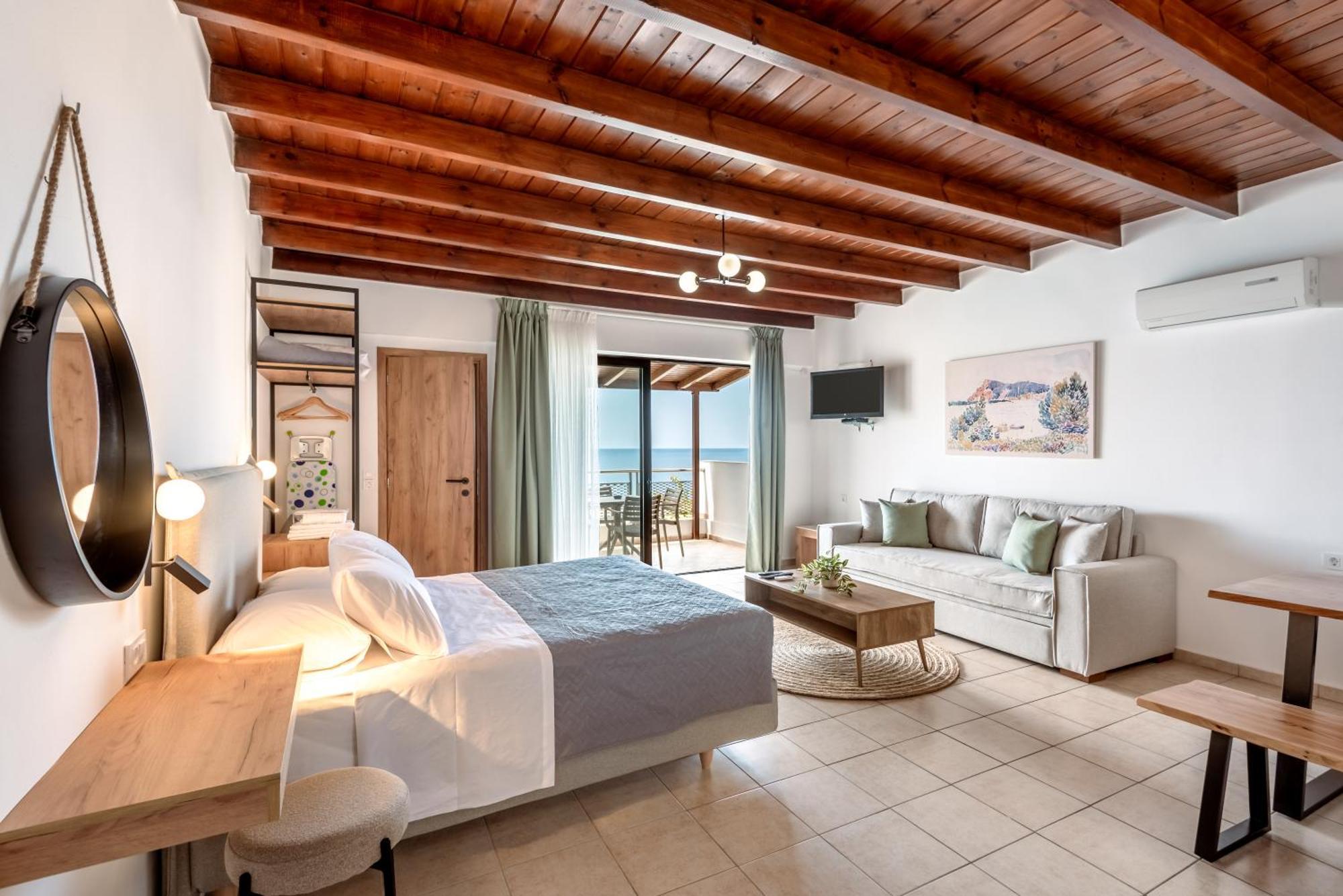 Superb Apartments Kriaras Sea View In Sfakia Khóra Sfakíon Exterior foto